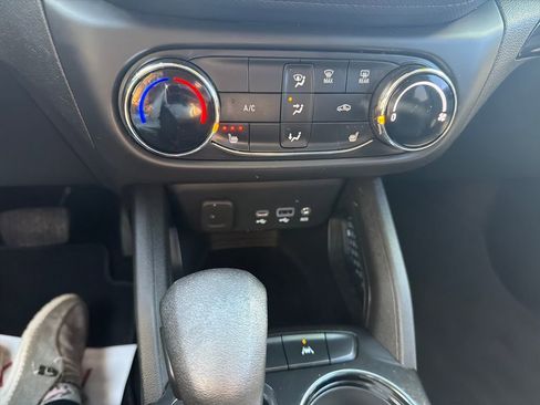 Used 2023 Chevrolet TrailBlazer LT FWD image 21