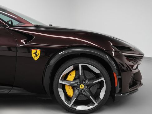 Used 2025 Ferrari Purosangue image 9