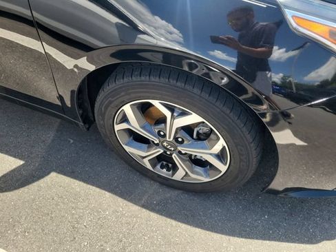 Used 2019 Kia Forte LXS FWD image 5