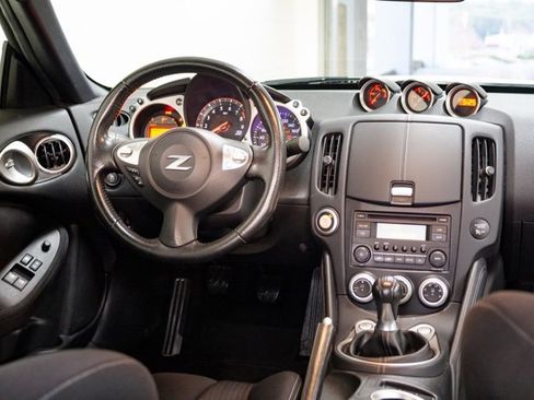 Used 2016 Nissan 370Z Base w/ Aerodynamics Package image 9