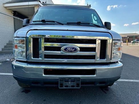 Used 2014 Ford E-250 and Econoline 250 w/ Power Group image 8