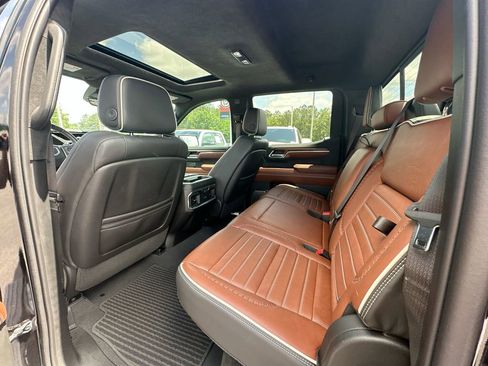 Used 2024 GMC Sierra 1500 Denali Ultimate AWD/4WD image 4