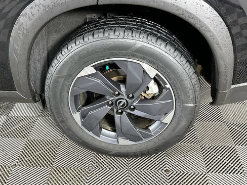 Used 2025 Nissan Rogue SV FWD image 36