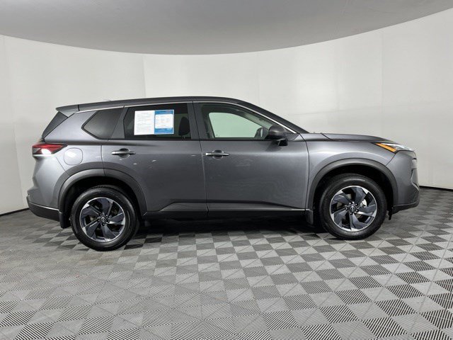 Used 2026 Nissan Rogue SV FWD image 9