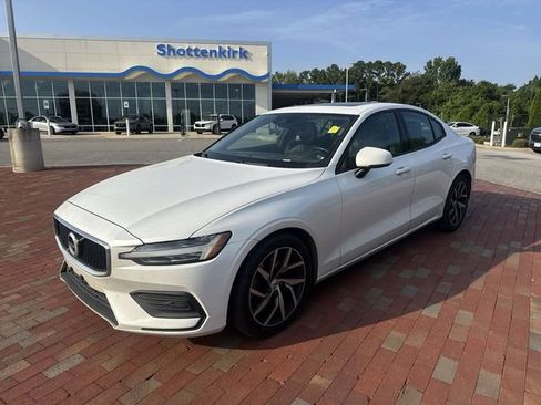Used 2020 Volvo S60 T6 Momentum AWD/4WD image 1