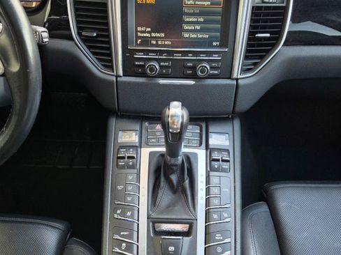 Used 2015 Porsche Macan S AWD/4WD image 17