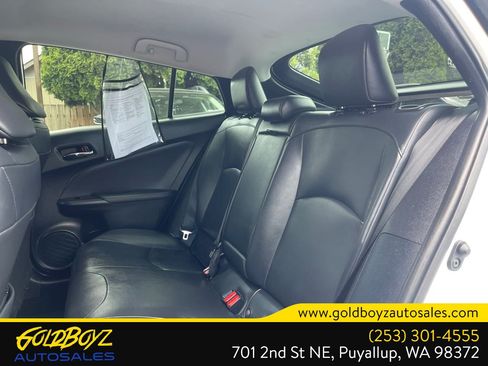 Used 2021 Toyota Prius FWD image 16