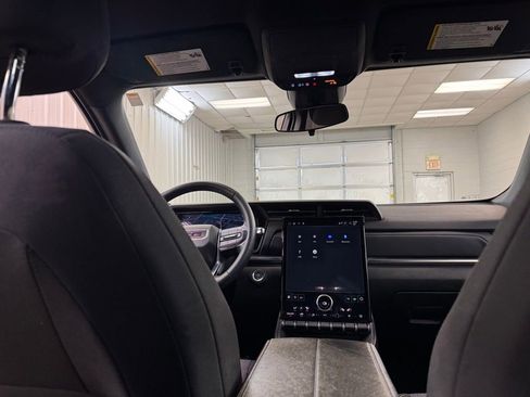 Used 2025 GMC Terrain Elevation image 21