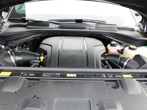 Used 2025 Land Rover Range Rover Long Wheelbase Autobiography image 32