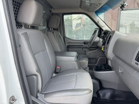 Used 2018 Nissan NV 3500 SV RWD image 19