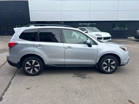 Used 2017 Subaru Forester 2.5i Premium w/ All-Weather Package AWD/4WD image 2
