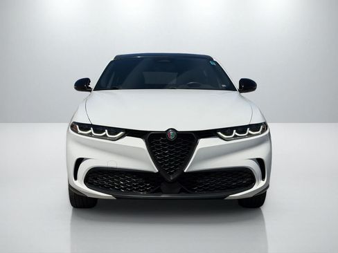 Used 2024 Alfa Romeo Tonale Veloce AWD/4WD image 11