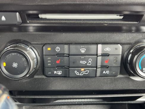 Used 2015 Ford F150 XLT w/ Equipment Group 302A Luxury AWD/4WD image 31