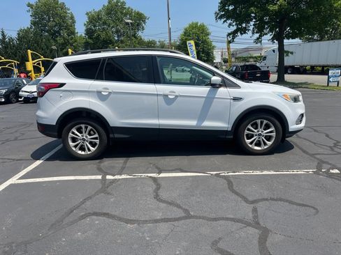Used 2018 Ford Escape SE FWD image 8