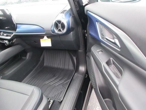 New 2026 Chevrolet Equinox EV LT image 18