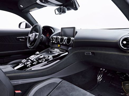 Used 2018 Mercedes-Benz AMG GT R image 52