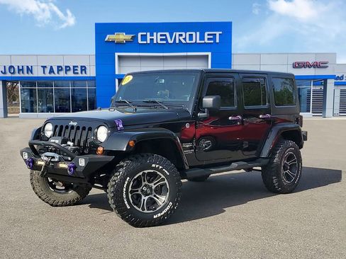 Used 2013 Jeep Wrangler Unlimited Sahara w/ Connectivity Group AWD/4WD image 1