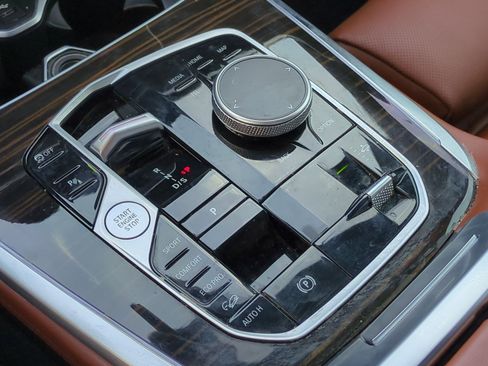 Certified 2024 BMW X7 xDrive40i w/ M Sport Package image 26