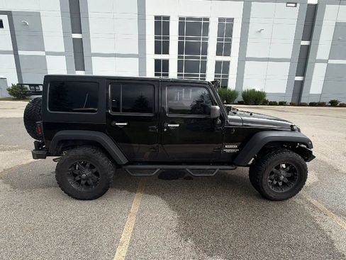 Used 2014 Jeep Wrangler Unlimited Sport w/ Quick Order Package 24S AWD/4WD image 4