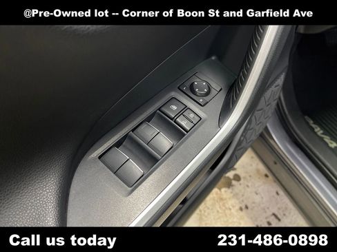 Used 2019 Toyota RAV4 XSE AWD/4WD image 16