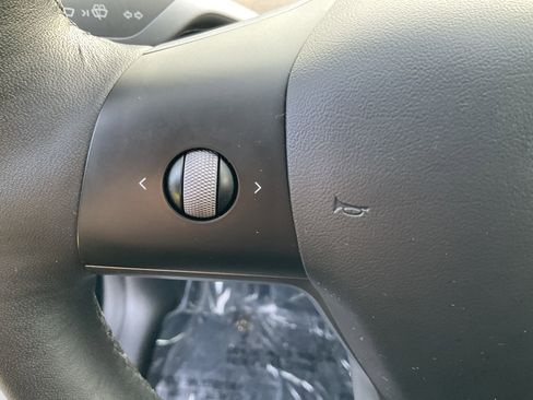 Used 2022 Tesla Model Y Performance image 32