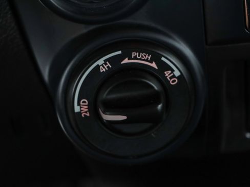 Used 2023 Nissan Titan SV image 22