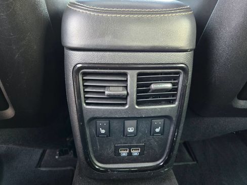 Used 2018 Chrysler 300 S w/ 300S Premium Group 2 RWD image 36
