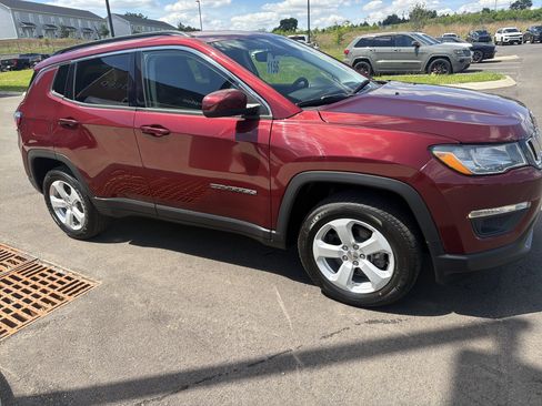 Used 2021 Jeep Compass Latitude AWD/4WD image 9
