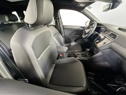 Used 2023 Volkswagen Tiguan SE R-Line image 27