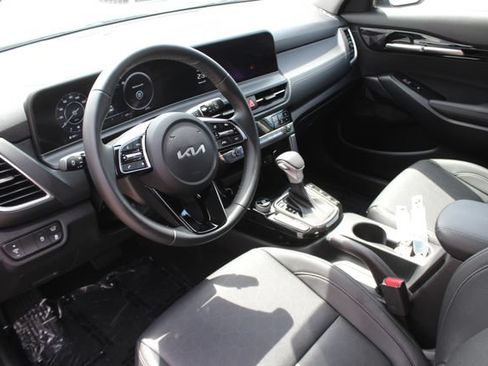 Certified 2026 Kia Seltos EX AWD/4WD image 3