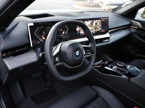 New 2026 BMW 530i w/ Premium Package image 25