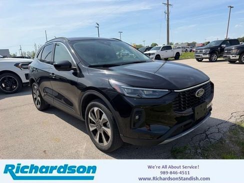 Used 2024 Ford Escape Platinum AWD/4WD image 1