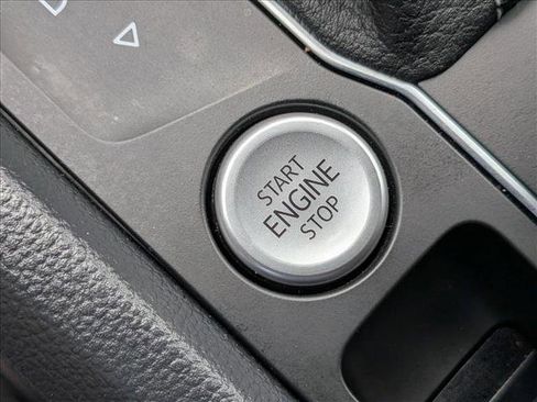 Used 2022 Volkswagen Atlas Cross Sport SE w/ Black Wheel Package AWD/4WD image 16