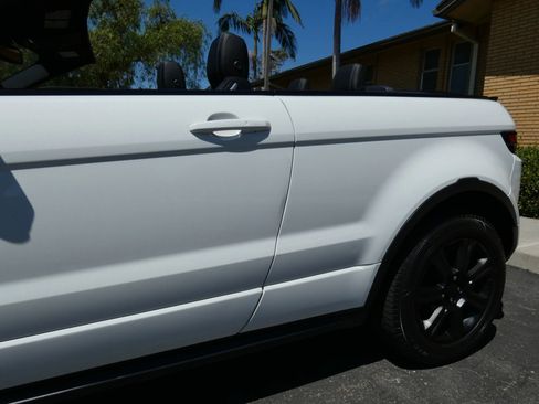 Used 2018 Land Rover Range Rover Evoque SE Dynamic image 13