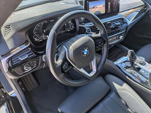 Used 2021 BMW 530e xDrive w/ Convenience Package image 10