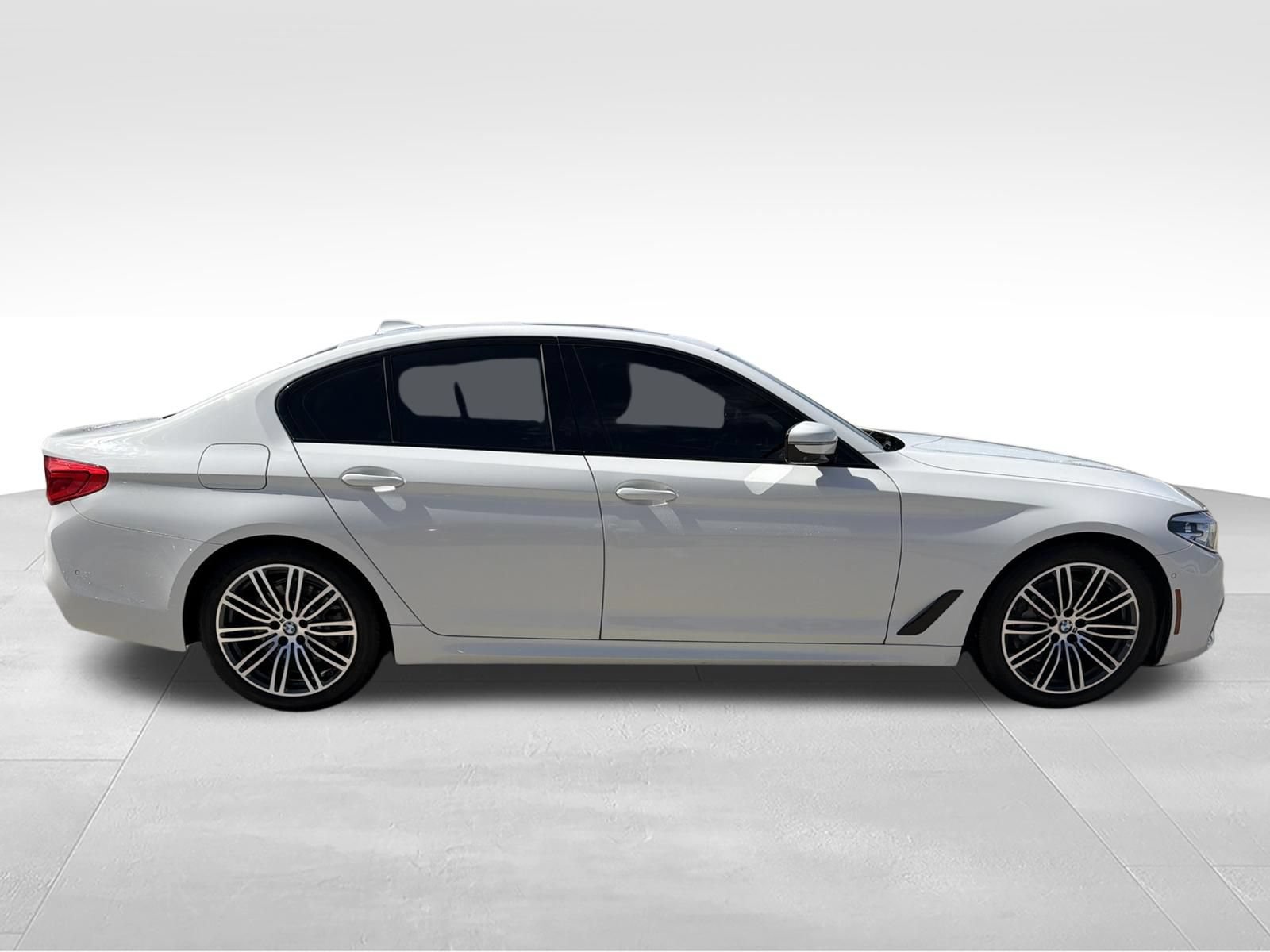 Used 2019 BMW 530i xDrive AWD/4WD image 4