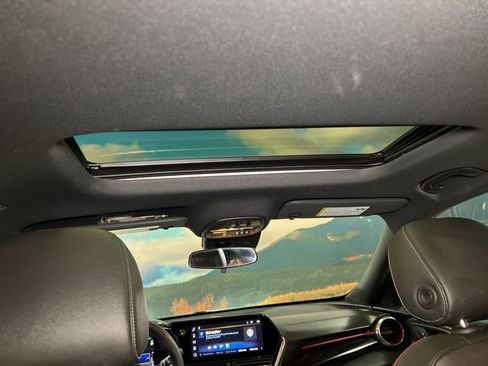 Used 2024 Chevrolet Trax RS w/ Sunroof Package image 51