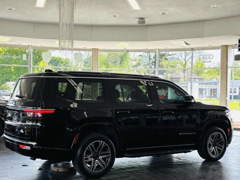 Used 2025 Jeep Wagoneer Series II AWD/4WD image 6