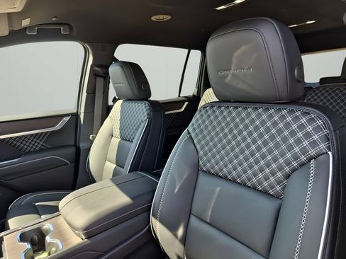 New 2026 GMC Acadia Denali FWD image 31