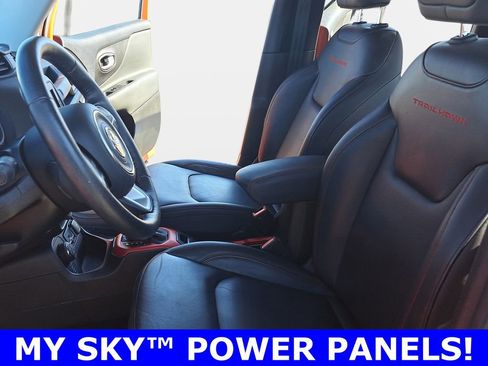 Used 2017 Jeep Renegade Trailhawk w/ Premium Trailhawk Package image 16