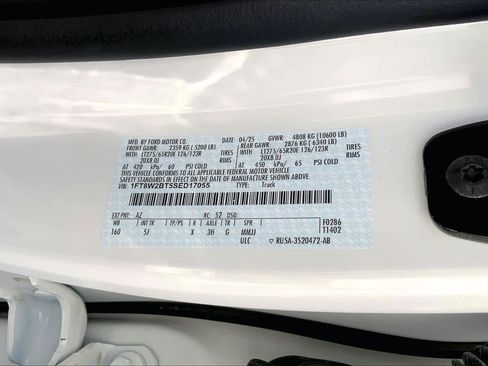 Certified 2025 Ford F250 Lariat w/ Chrome Package image 33