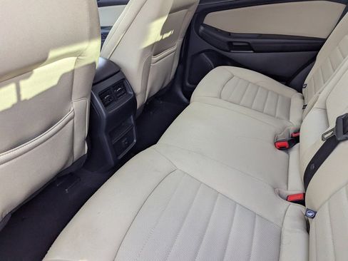 Used 2019 Ford Edge SE w/ SE Fleet Driver's Package image 15