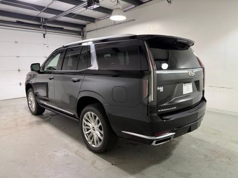 Certified 2024 Cadillac Escalade Premium Luxury w/ Performance Package AWD/4WD image 4