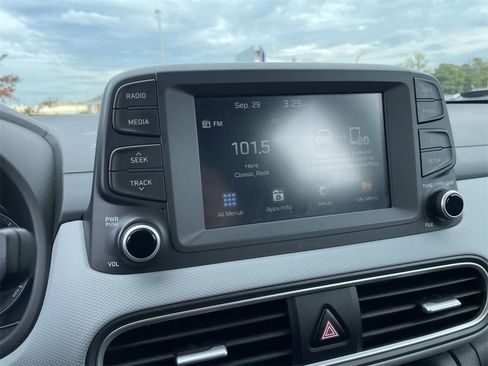 Used 2019 Hyundai Kona SE image 9