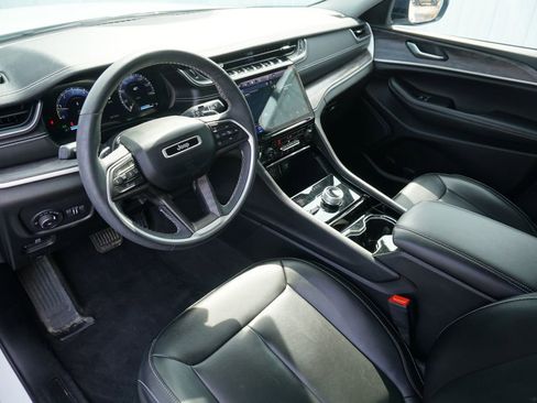 Used 2023 Jeep Grand Cherokee Limited AWD/4WD image 13