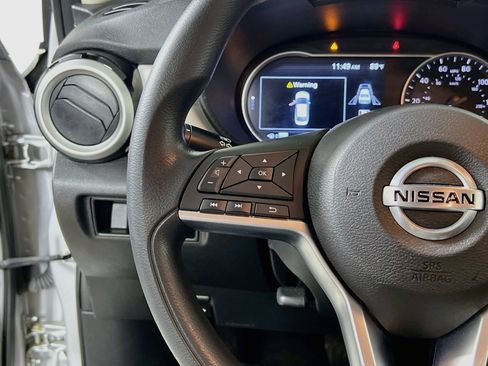 Used 2021 Nissan Versa SV FWD image 19