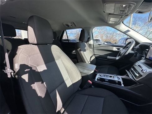 Certified 2022 Ford Explorer XLT image 35