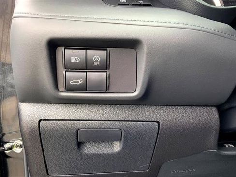 Certified 2024 Toyota Highlander XLE FWD image 33