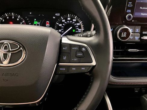 Used 2021 Toyota Highlander XSE AWD/4WD image 24
