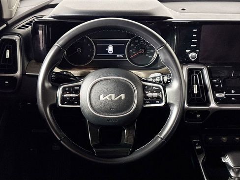 Used 2022 Kia Sorento S w/ Panoramic Sunroof Package AWD/4WD image 13